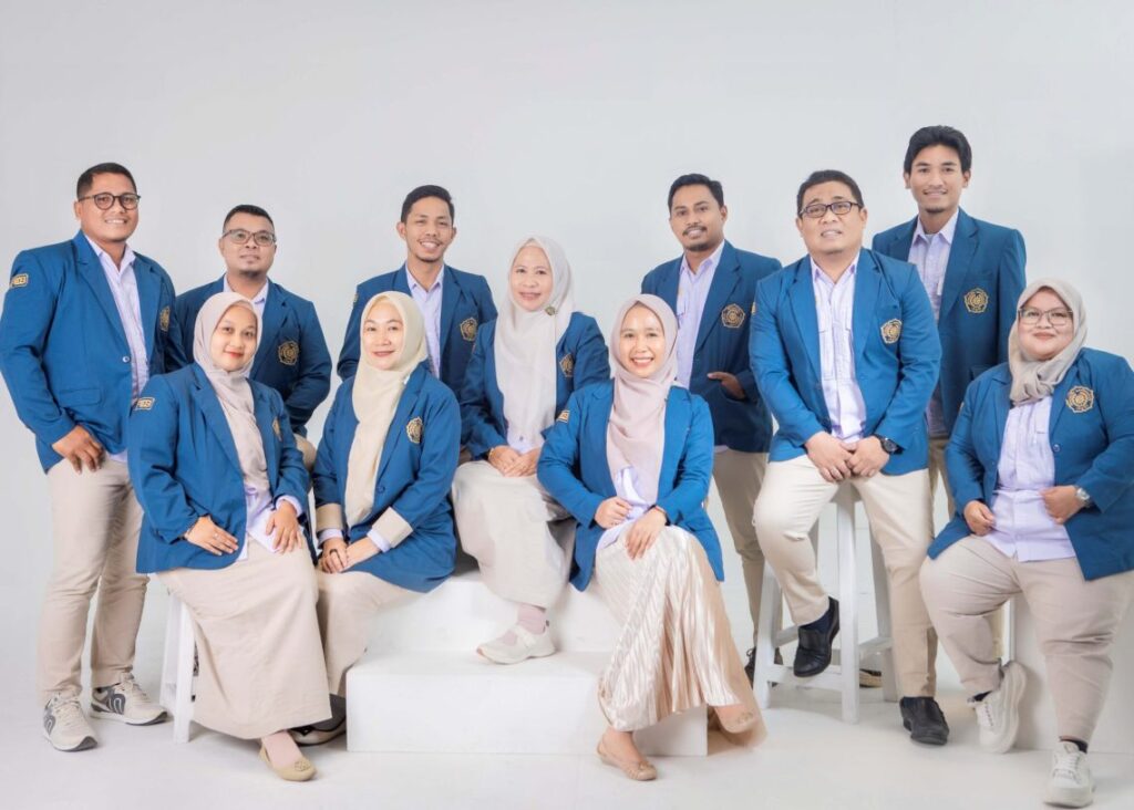 Dekan, dosen dan staf FEB Unismuh Luwuk Banggai